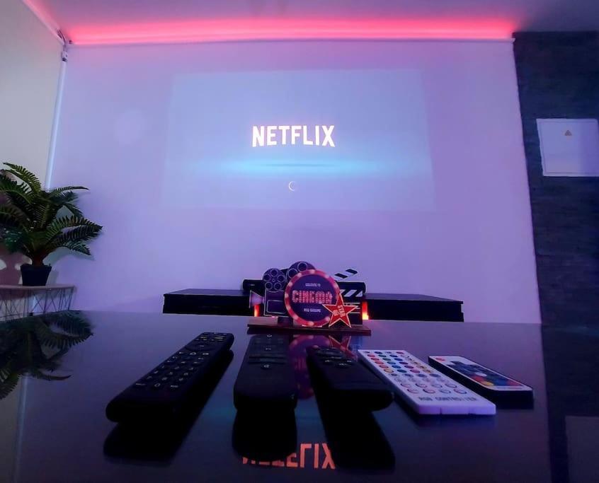 Апартаменты Cinema A Domicile Морле Экстерьер фото